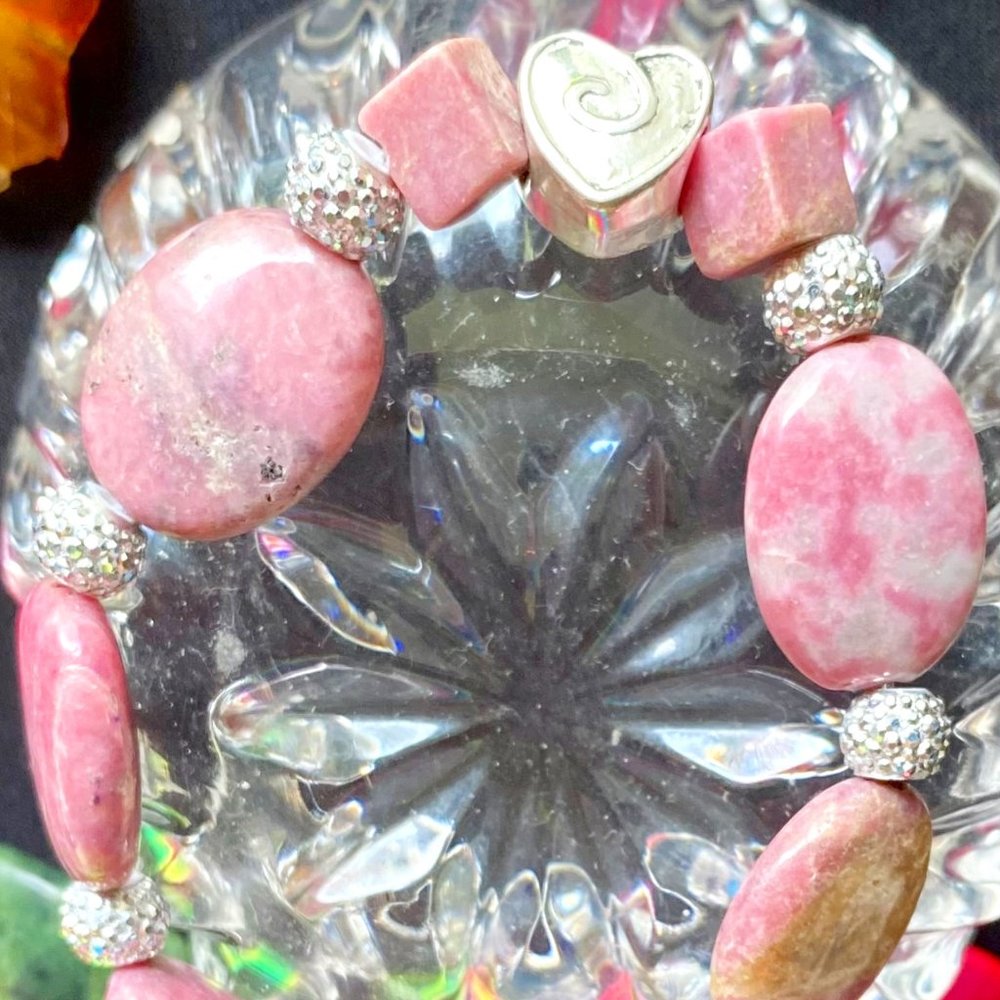 Rhodonite precious stones with a silver in color HEART Bracelet